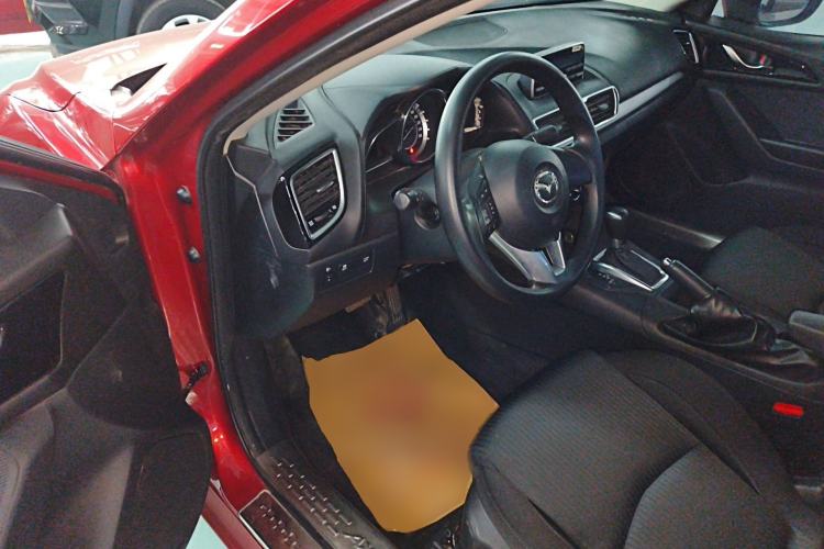 Used Mazda 3 Axela 2016 Sedan 1.5L Automatic Comfort Model