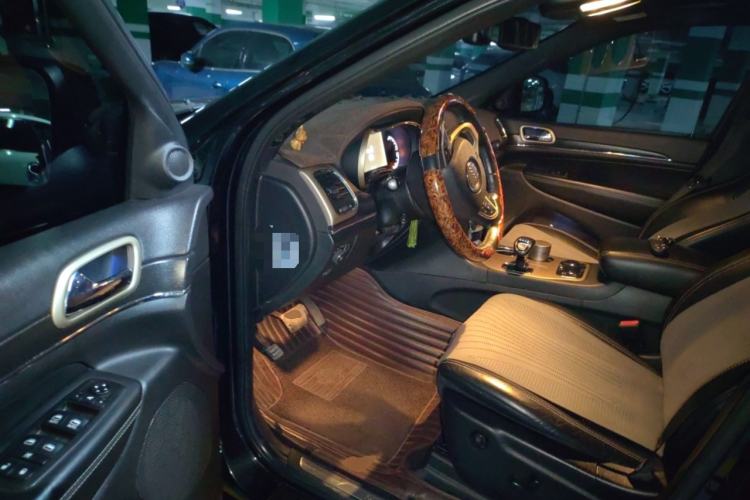 Used Jeep Grand Cherokee 2014 3.0TD Diesel Comfort Navigation Version Driver Seat