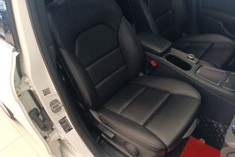 Used Mercedes-Benz B-Class 2018 B 200 Sport Edition Right Front Seat