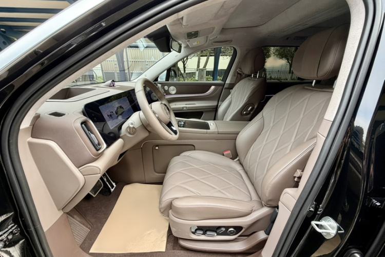 Used Hima AITO M9 2025 Extended-Range Ultra Version 52 kWh 6-Seater
