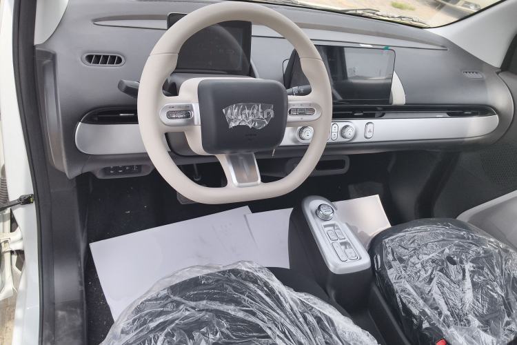 Used CHANGAN NEVO Lumin 2026 Model Treasure Edition 205km Beloved Beige Guoxuan
