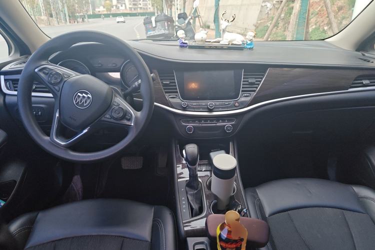 Used Buick Verano 2019 Sedan 20T Dual-Clutch Leading Model Center Console