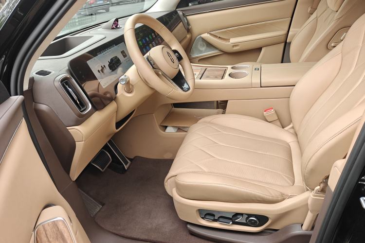 Used Hima AITO M8 2025 Extended-Range Max+ Version 53.4 kWh 5-Seater Edition Left Front Seat