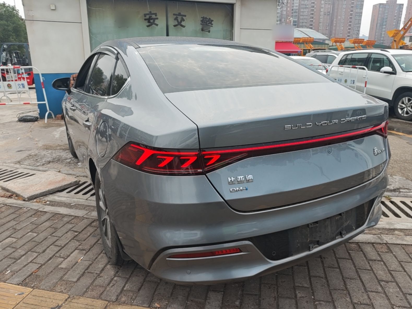 BYD Qin PLUS 2024 HONOR Edition DM-i 55KM Leading Model — снимка 4
