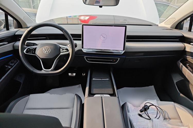 Used Volkswagen ID.7 VIZZION 2024 AIR model Center Console