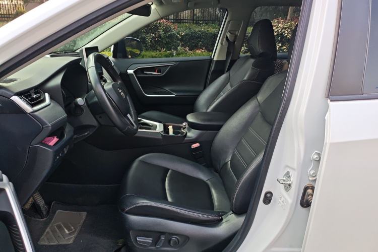 Used Toyota RAV4 2022 2.0L CVT Two-Wheel Drive Fashion Plus Edition
