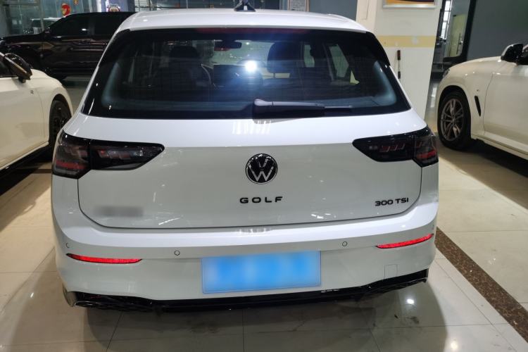 Used Volkswagen Golf 2025 300TSI R-Line
