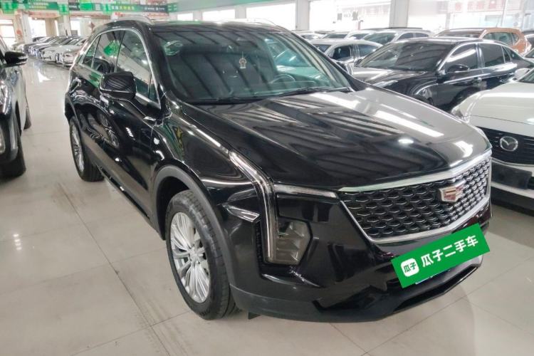 Used Cadillac XT4 2024 28T Two-Wheel-Drive Luxury Version Front Right 45 Deg