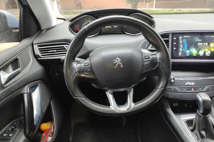 Used Peugeot 308S 2015 1.2T Automatic Jingchi Edition Steering Wheel