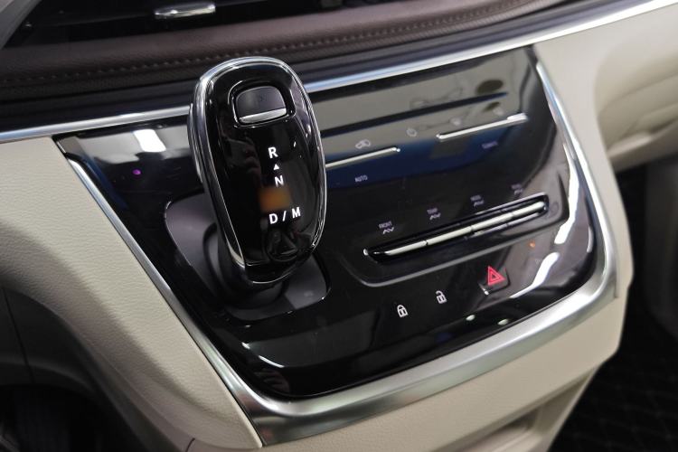 Used Buick GL8 2022 Land Business Class 652T Luxury Model Interior 4