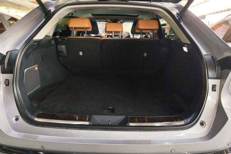 Used Toyota Venza 2022 Dual-Engine 2.5L CVT Two-Wheel Drive Prestige Edition
