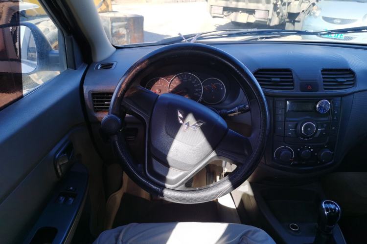 Used Wuling Hongguang 2015 1.5L S Basic Version China V Standard