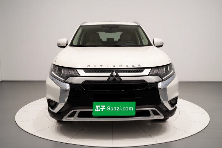 Used Mitsubishi Outlander 2019 2.4L 4x4 Zhi Xiang Edition 5 Seats China VI Standard Exterior 1