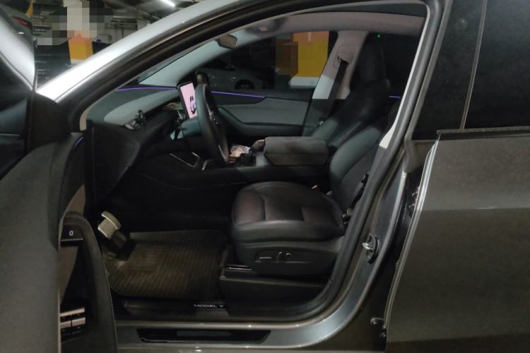 Used Tesla Model Y 2025 Rear-Wheel-Drive Version
