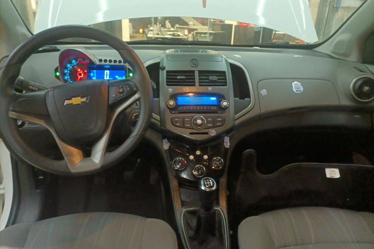 Used Chevrolet Aveo Sonic 2011 Sedan 1.4L Manual Transmission SE
