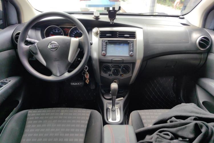 Used Nissan Livina 2013 Jinrui 1.6XL CVT Comfort Edition Center Console