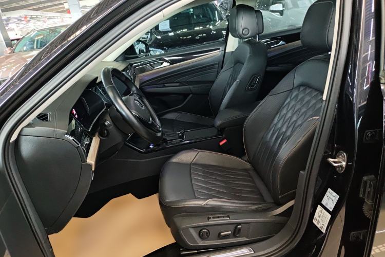 Used Volkswagen Passat 2020 Revised Version 330TSI Luxury Edition China VI Standard
