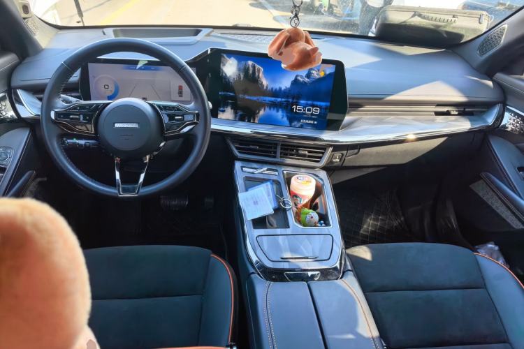 Used Haval XY 2022 1.5T ZhiZun Edition Center Console