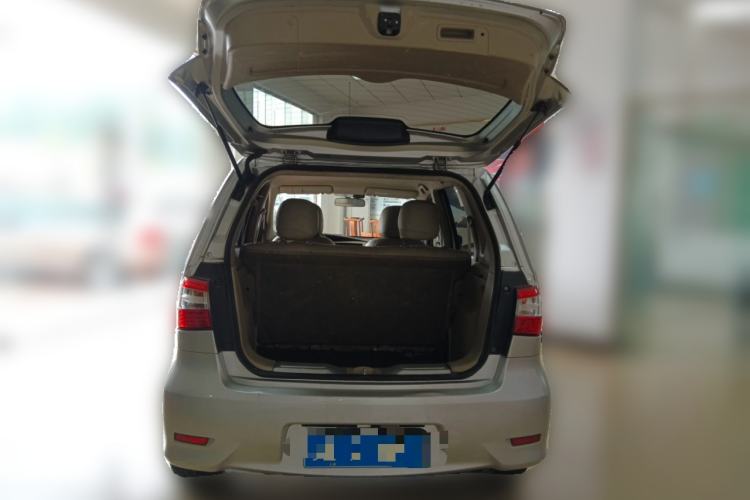 Used Nissan Livina 2015 1.6XE CVT Comfort Edition Trunk