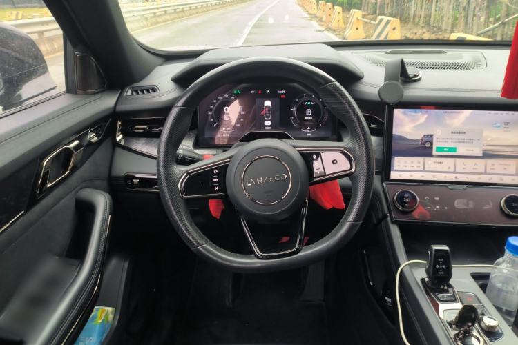 Used Lynk & Co 09 2021 2.0T Halo Six-Seater Steering Wheel