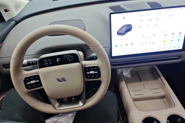 Used Li Auto i8 2025 Model Standard Version Center Console
