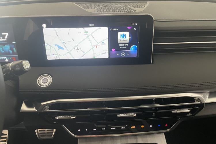 Used JETOUR X70 PLUS 2023 1.5T DCT Brave PLUS 5-Seater Interior 3