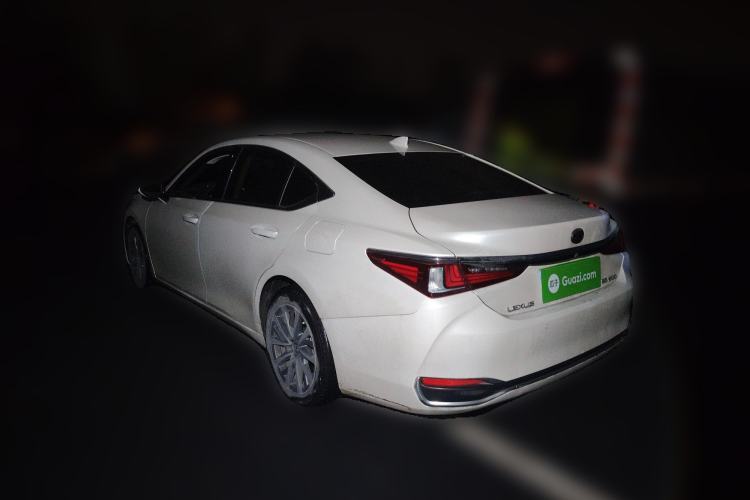 Used Lexus ES 2023 200 Excellence Edition
