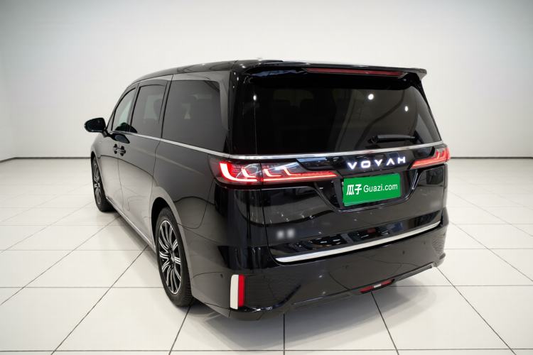 Used VOYAH Dream 2025 EV Four-Wheel Drive Flagship Kunpeng Edition
