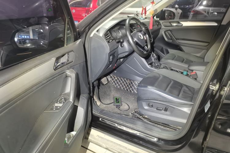 Used Volkswagen Tiguan L 2019 330TSI Automatic Two-Wheel Drive Panoramic Comfort Edition China V Standard
