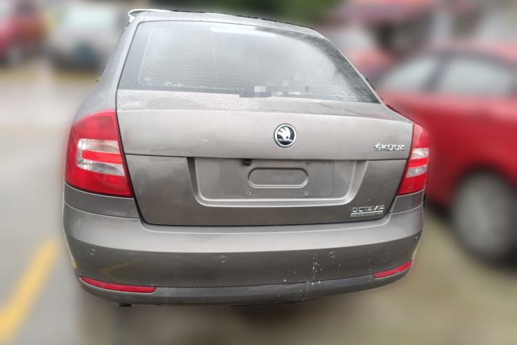 Used Skoda Octavia 2015 Classic Model 1.6L Manual Eado Version