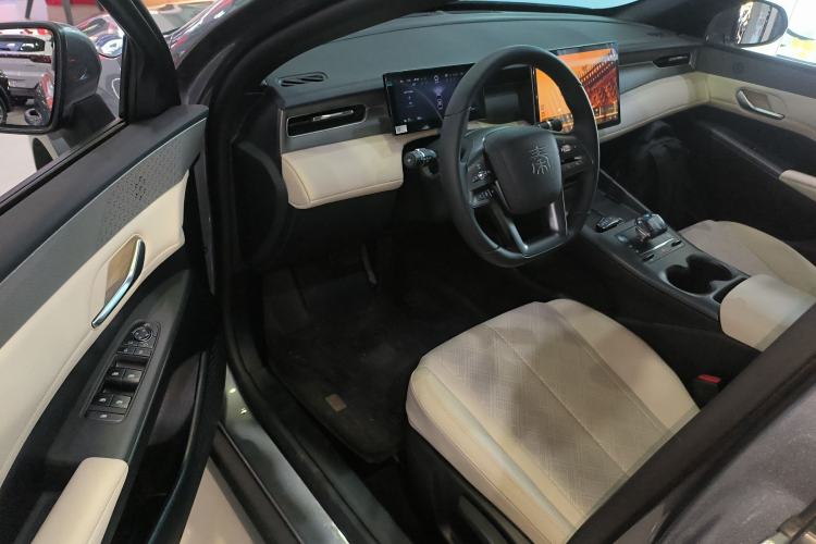 Used BYD Qin PLUS 2025 EV Smart Drive Edition 420KM Leading Model