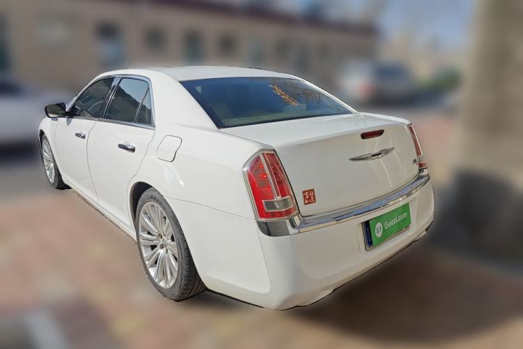 Used Chrysler 300C 2013 3.6L Luxury Edition
