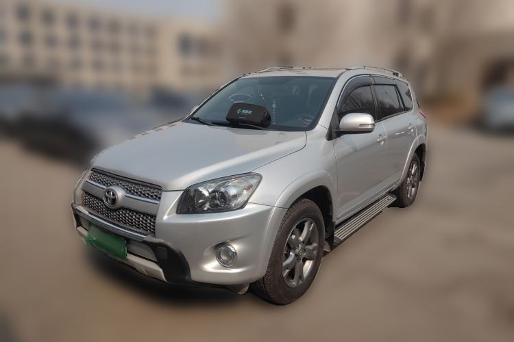 Used Toyota RAV4 2012 Luxurious 2.4L Automatic 4x4 with Stylish Features