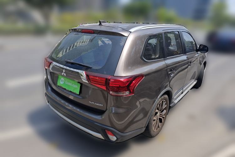 Used Mitsubishi Outlander 2018 2.0L Two-Wheel Drive Glory Edition 5 Seats