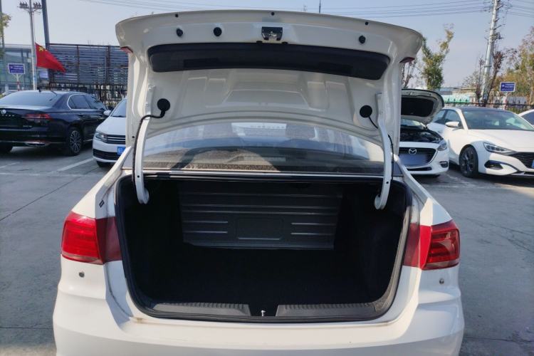 Used Volkswagen Santana 2021 1.5L Automatic Fashion Edition Trunk