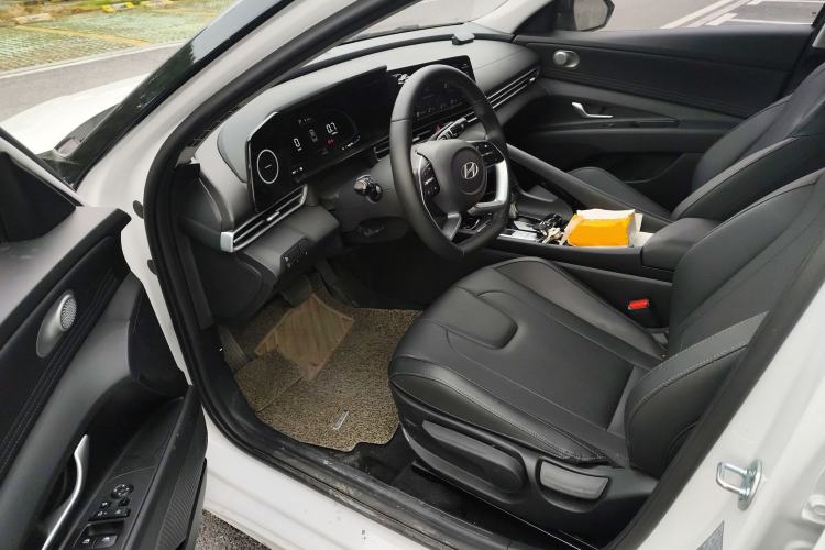 Used Hyundai Elantra 2023 1.5L CVT GLX Elite Edition
