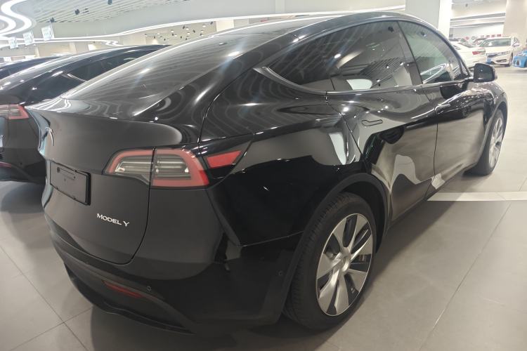 Used Tesla Model Y 2022 Rear-Wheel-Drive Version Rear Right 45 Deg