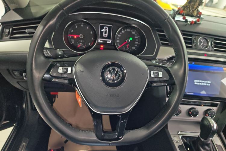 Used Volkswagen Magotan 2019 280TSI DSG Comfort Model China VI Standard Steering Wheel