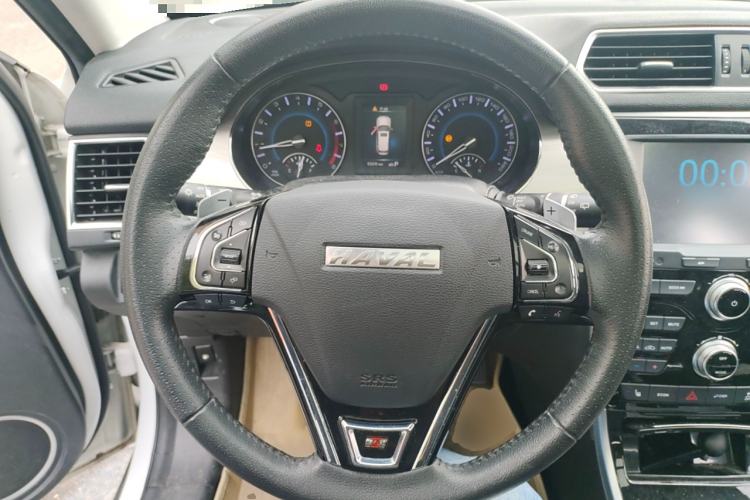 Used Haval H2 2018 Red-Label 1.5T Dual-Clutch Two-Wheel-Drive Luxury Model Steering Wheel