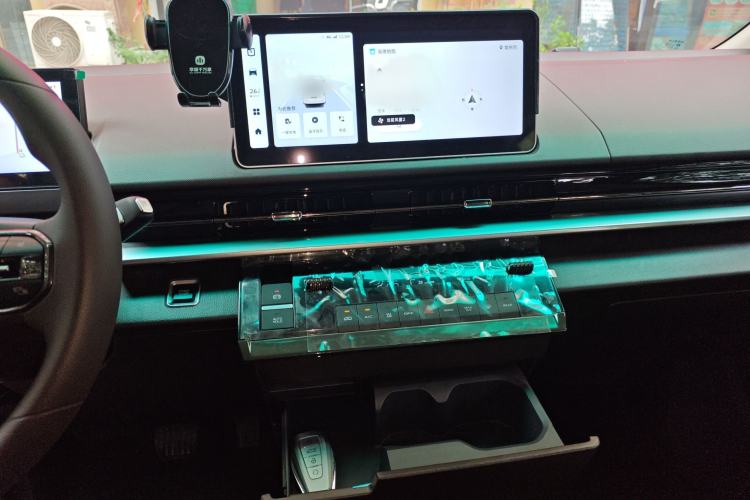 Used Farizon Geely Xingfu Hao 2024 Hovey Edition 66.57 kWh (Full Vehicle Version) 7 Seats
