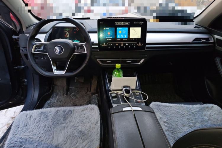 Used BYD Qin Pro New Energy 2019 DM Super Edition 1.5TI Automatic Smart Connect Speedy Model China VI Standard Center Console