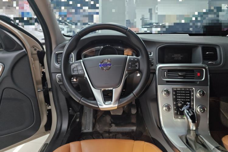 Used Volvo V60 2017 T5 Zhiya Edition China V Standard