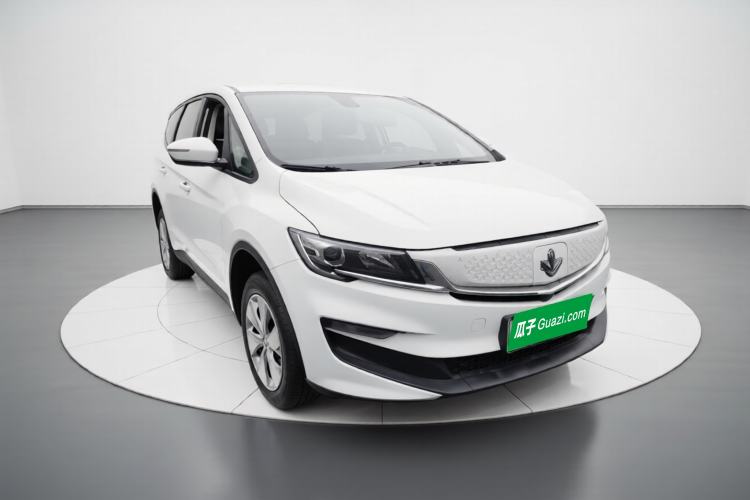 Used Livan Maple 80v L 2024 407 km 6 Seats
