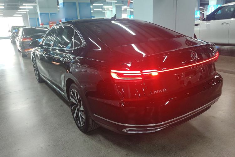 Used Volkswagen Passat 2023 Facelift 330TSI Luxury Edition Rear Left 45 Deg