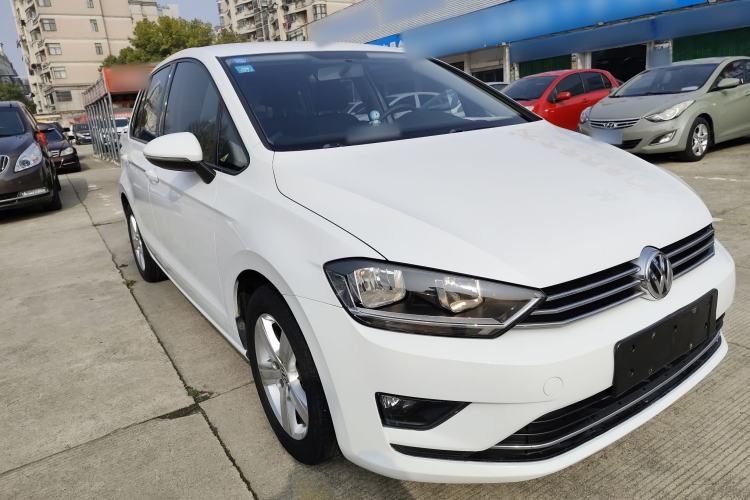 Used Volkswagen Golf Sportsvan 2018 1.6L Automatic Comfort Model Front Right 45 Deg