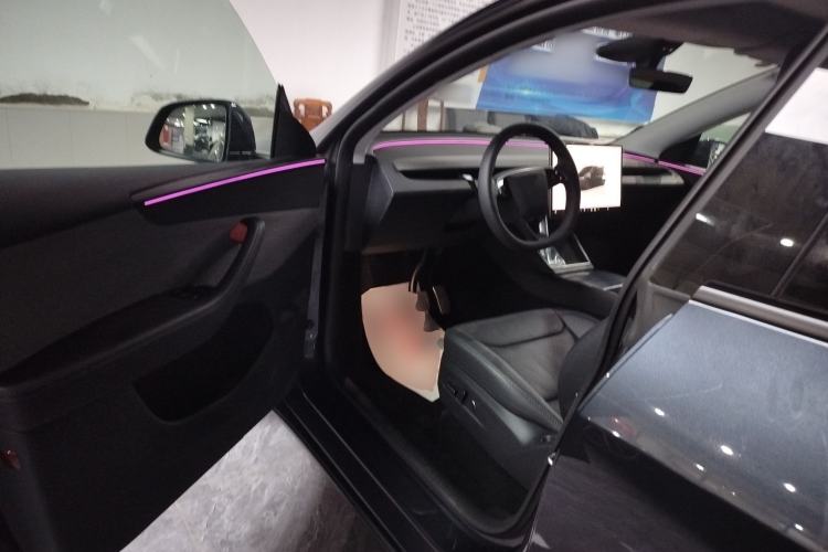 Used Tesla Model Y 2025 Rear-Wheel-Drive Version