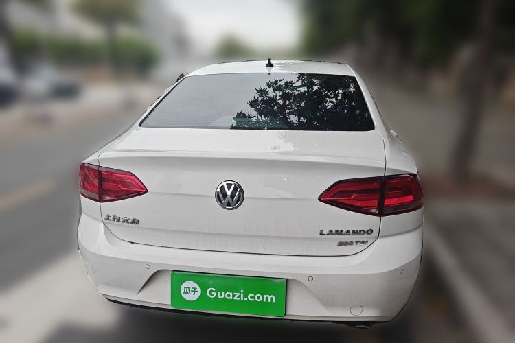 Used Volkswagen Lamando 2017 280TSI DSG Luxury Edition
