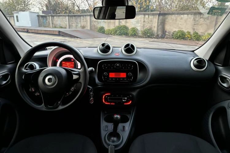 Used smart forfour 2016 1.0L 52 kW Dynamic Edition