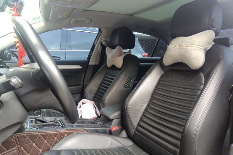 Used Volkswagen Magotan 2019 330TSI DSG Leading Edition China V Standard Left Front Seat