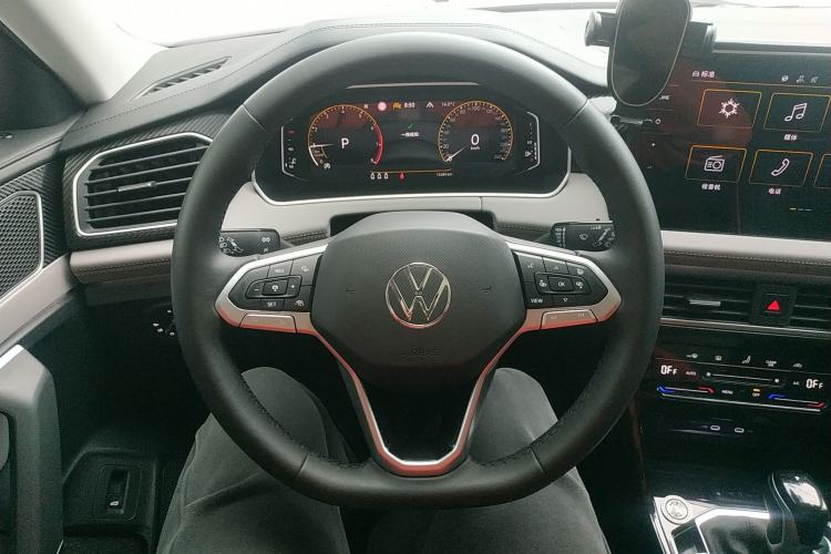 Used Volkswagen Tayron 2024 300TSI Two-Wheel-Drive Luxury Plus Advanced Version Steering Wheel